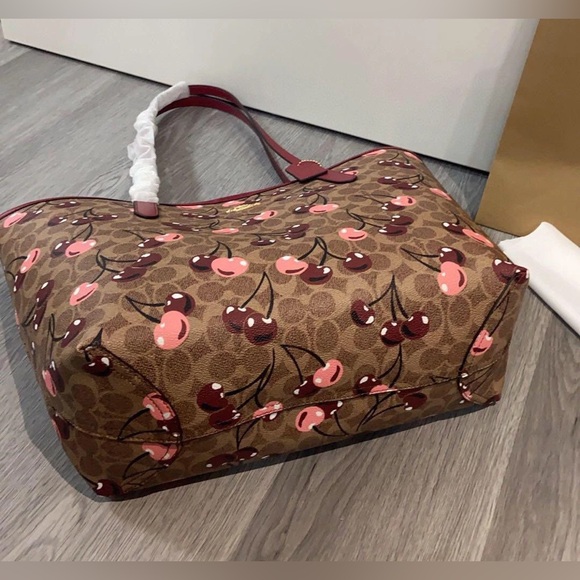 NEW COACH City Tote Bag - Picture 6 of 8